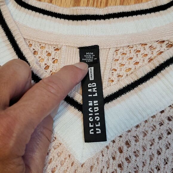 Lord & Taylor Design Lab Blush Sweater, me… - Picture 3 of 8